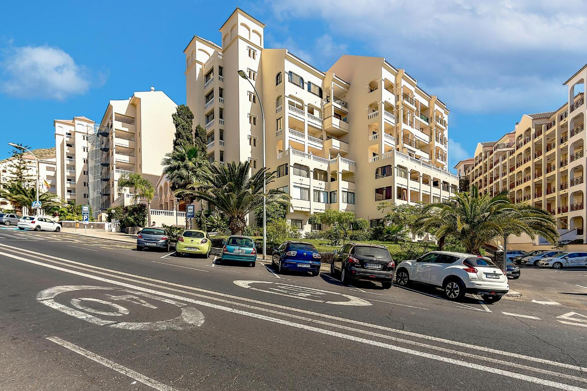 Cozy 2 Bedroom Apartment With Pool View And 2 Bathrooms In Los Cristianos Los Cristianos  Buitenkant foto