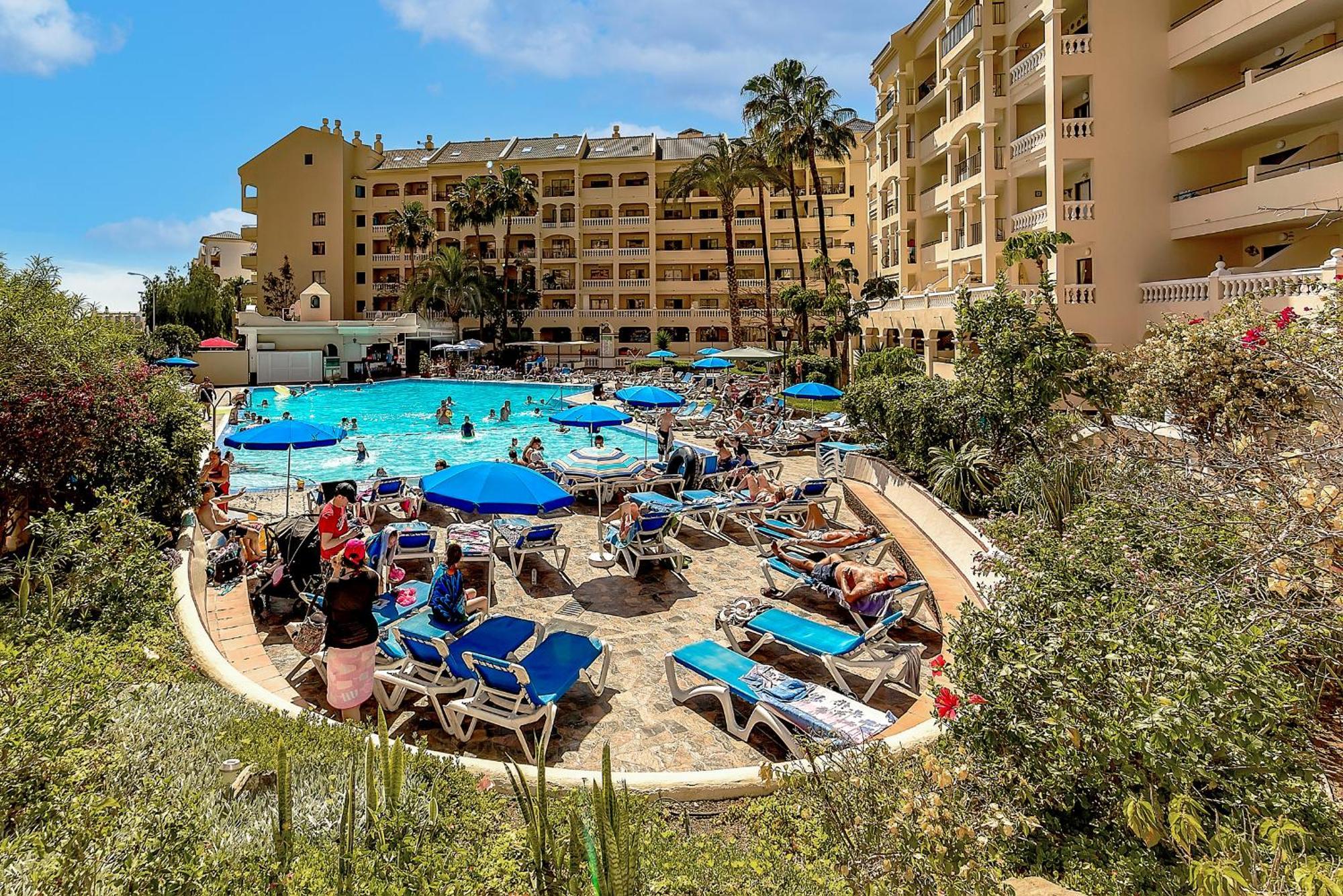 Cozy 2 Bedroom Apartment With Pool View And 2 Bathrooms In Los Cristianos Los Cristianos  Buitenkant foto