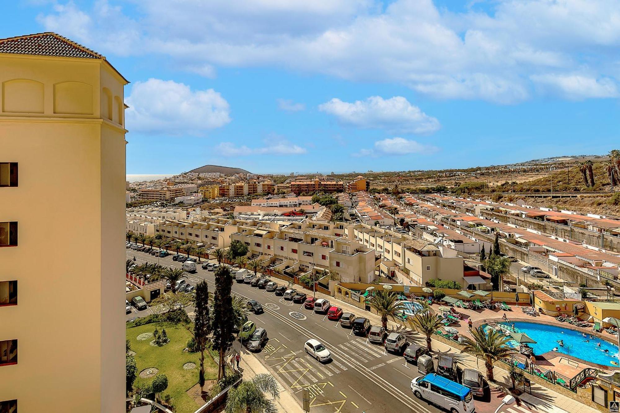 Cozy 2 Bedroom Apartment With Pool View And 2 Bathrooms In Los Cristianos Los Cristianos  Buitenkant foto