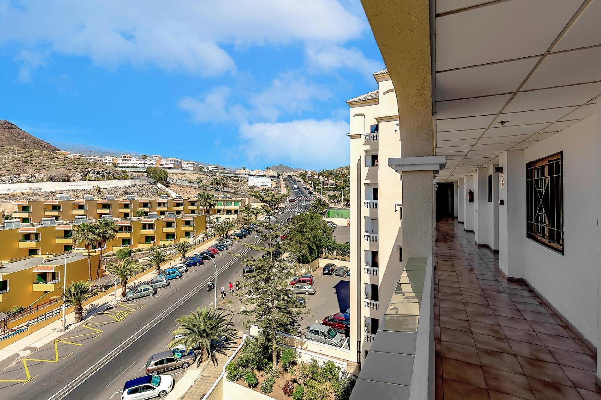 Cozy 2 Bedroom Apartment With Pool View And 2 Bathrooms In Los Cristianos Los Cristianos  Buitenkant foto