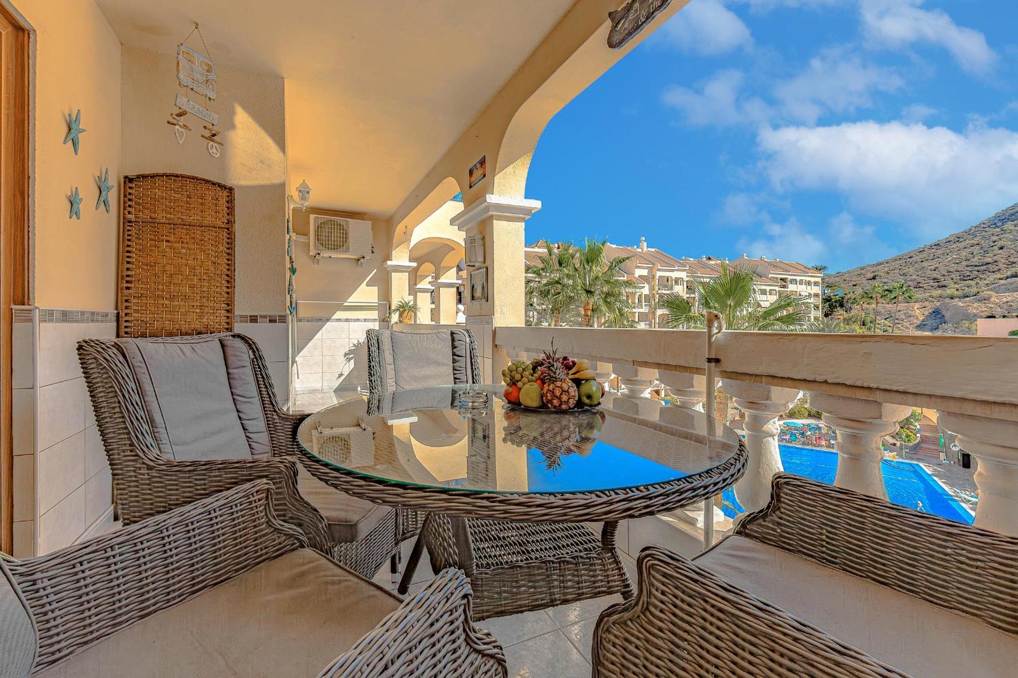 Cozy 2 Bedroom Apartment With Pool View And 2 Bathrooms In Los Cristianos Los Cristianos  Buitenkant foto