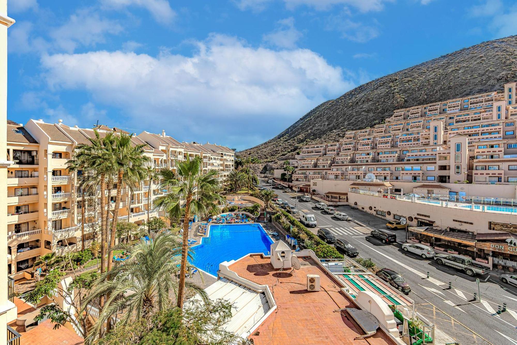 Cozy 2 Bedroom Apartment With Pool View And 2 Bathrooms In Los Cristianos Los Cristianos  Buitenkant foto